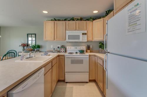 Park Pointe: Chardonnay Chalet (b101)