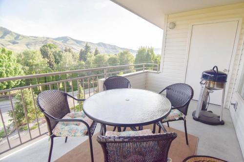 Park Pointe: Chardonnay Chalet (b101)