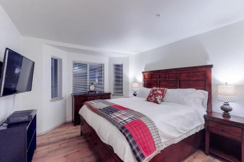 Park Pointe: Chardonnay Chalet (b101)