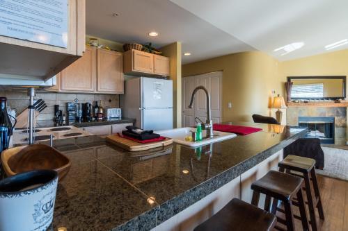 Park Pointe: Chardonnay Chalet (b101)