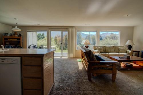 Park Pointe: Chardonnay Chalet (b101)