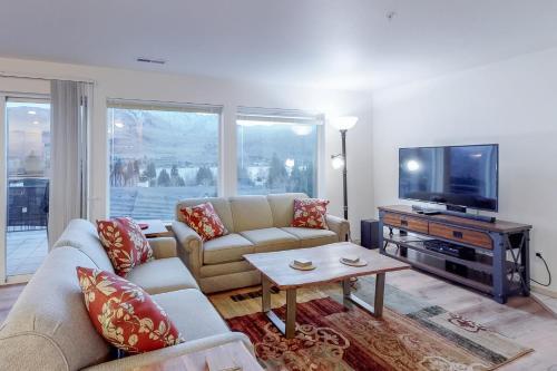 Park Pointe: Chardonnay Chalet (b101)