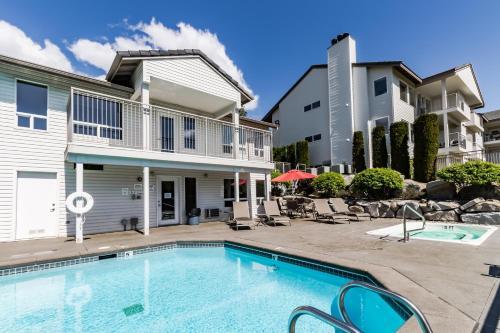 Park Pointe: Chardonnay Chalet (b101)