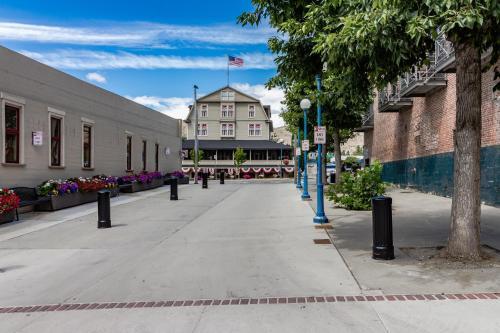 Park Pointe: Chardonnay Chalet (b101)