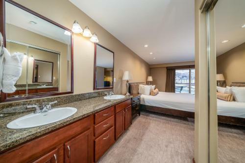 Grandview River View 640