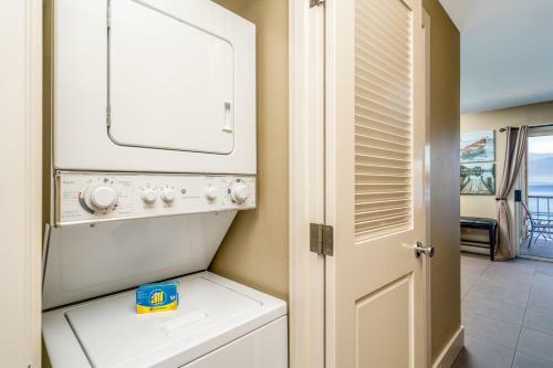Grandview Lake View 404
