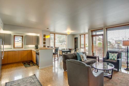 Chelan Resort Suites #101