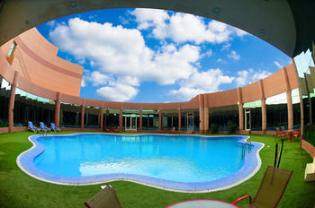 Ramada Al Qassim Hotel Y Suites