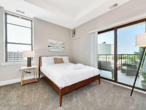 New! Spacious 3br Apartment Near Mccormick Place