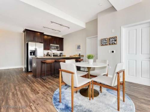 New! Spacious 3br Apartment Near Mccormick Place