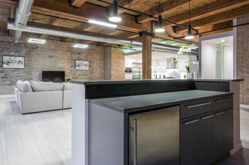 Apartamento 3 Bdr Downtown Luxury Loft-spacious, Safe & Secure
