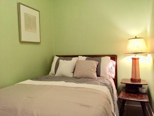 Wicker Park Apartment Near Division Blue Line