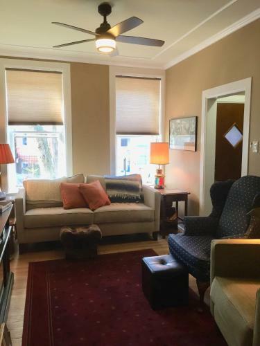 Wicker Park Apartment Near Division Blue Line