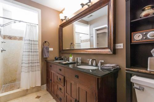 Apartamento Spacious Split-level - Great For Groups!