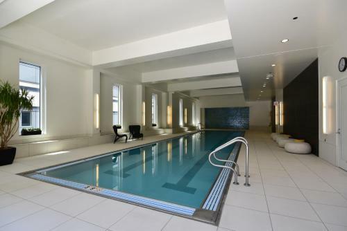Modern River View Apartment