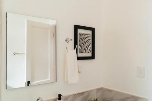 Apartamento ?new ?? Pristine & Homey! Near Shopping District?