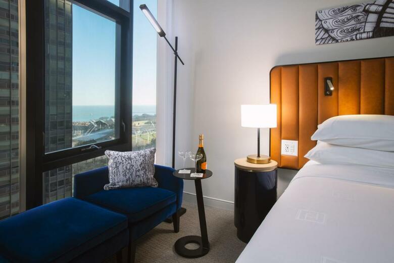 Hotel Julian Chicago