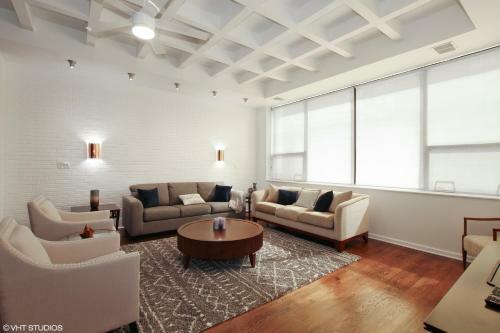 Explore Museum Campus From A Luxury Apartment In South Loop