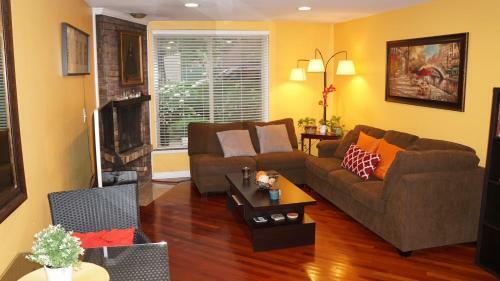 Apartamento Cozy 2 Bed / 2 Bath In Lincoln Park