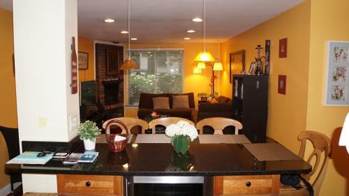 Apartamento Cozy 2 Bed / 2 Bath In Lincoln Park