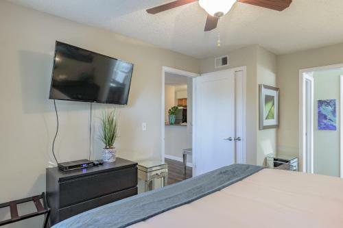 Deluxe Clearwater Apartment (cp-614)