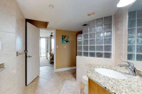Apartamento Lighthouse Towers Condominium