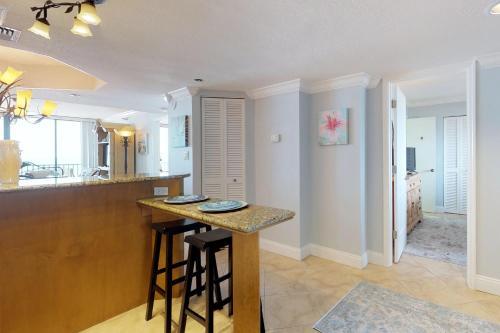 Apartamento Lighthouse Towers Condominium