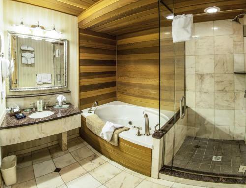 Hotel Golden Arrow Lakeside Resort