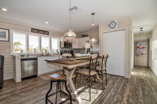 Serenity By The Sea Cottage A