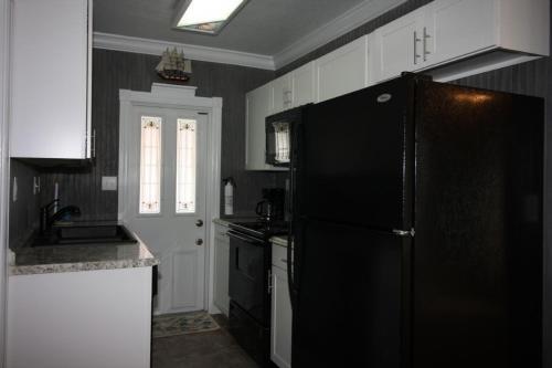 Dolphin Bungalow Bungalow