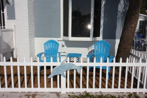 Dolphin Bungalow Bungalow