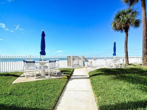 Sunset Villa Unit 104
