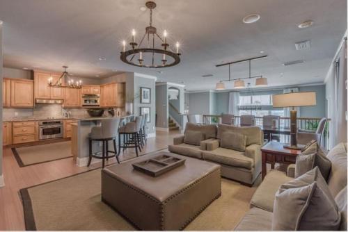 525 Mandalay Avenue #25 Home
