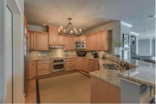 525 Mandalay Avenue #25 Home
