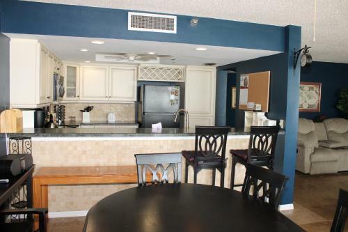 Pier House 402 Apartment