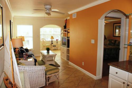 Barefoot Beach Resort 217e Apartment