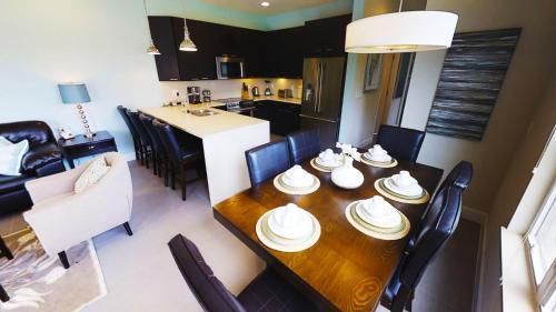 Three-bedroom Townhome With Private Pool (1631)