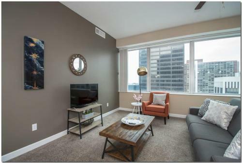 Apartamento Downtown Gem - Spacious & Bright 2br/2ba