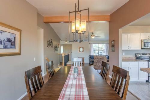 3bdrm Value And Comfort?cheyenne Mountain Suburbs!