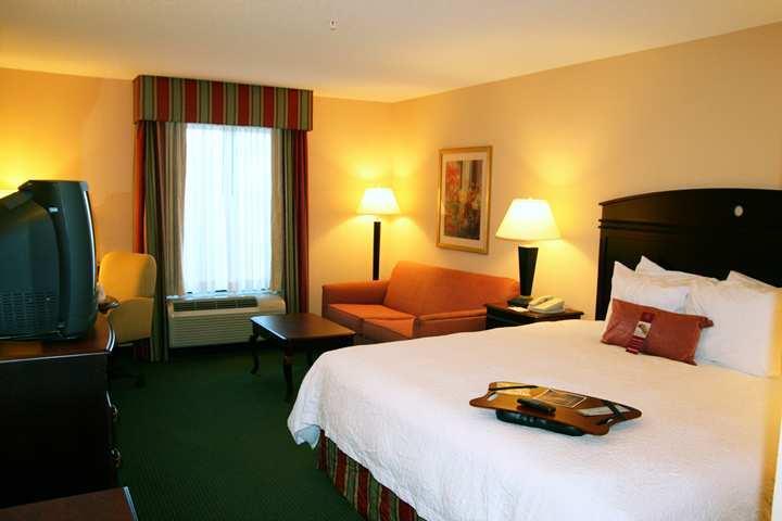 Hotel Hampton Inn & Suites Pensacola-university Mall Fl