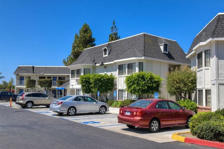 Hotel Motel 6 Carlsbad Downtown