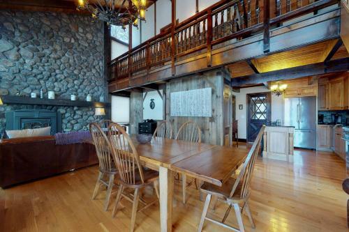 468 Pequawket Drive