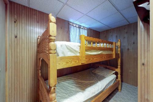 468 Pequawket Drive