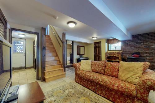 468 Pequawket Drive