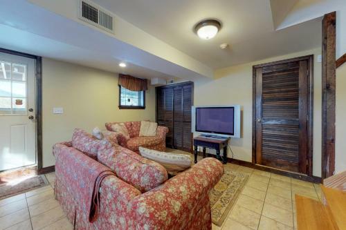 468 Pequawket Drive