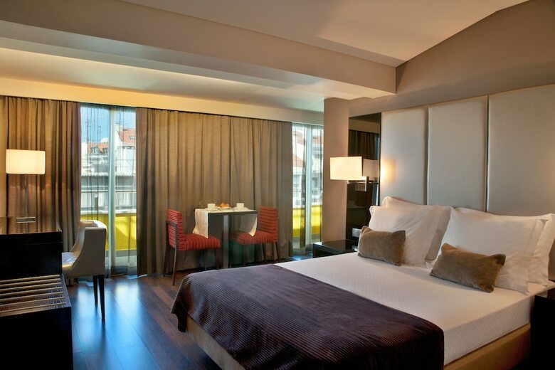Luxe Hotel