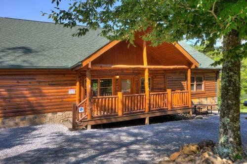 Majestic Waters #575 - Five Bedroom Cabin