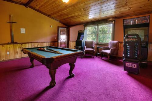 Majestic Waters #575 - Five Bedroom Cabin