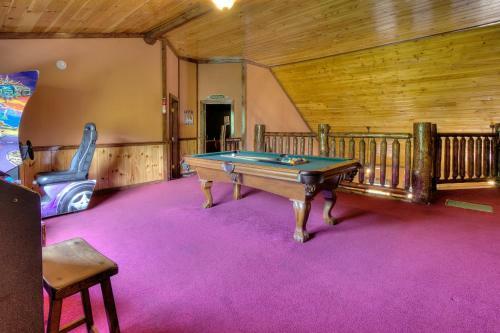 Majestic Waters #575 - Five Bedroom Cabin
