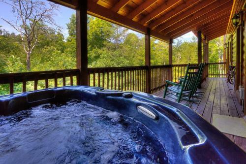 Majestic Waters #575 - Five Bedroom Cabin